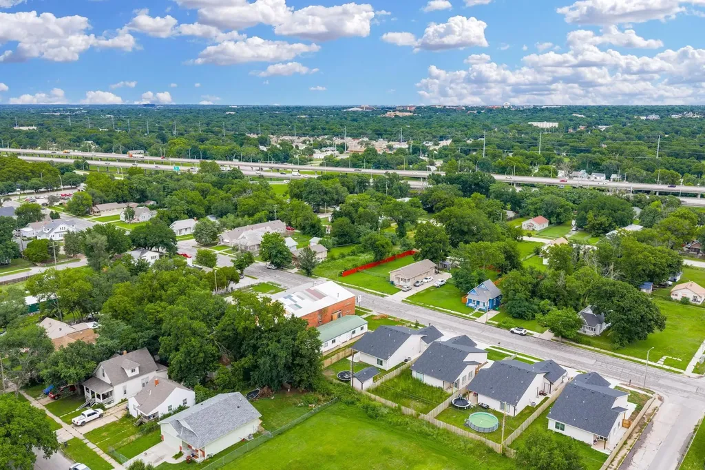 1215 N Cleveland Avenue Wichita KS 67214