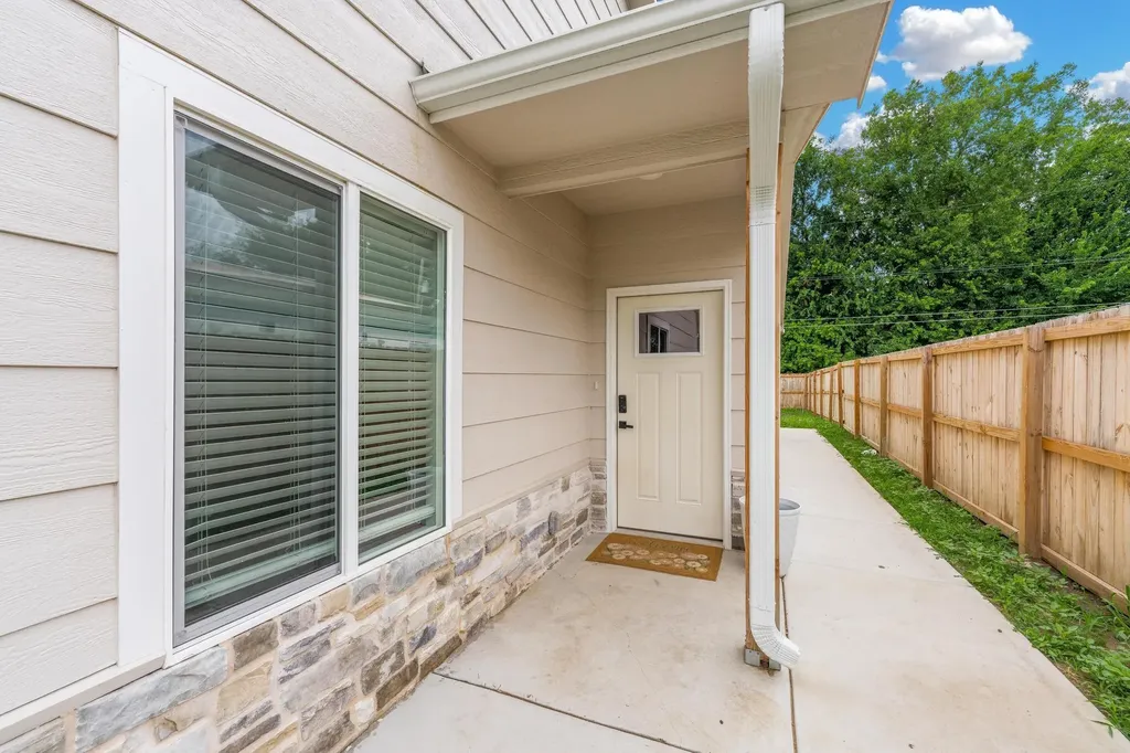 1215 N Cleveland Avenue Wichita KS 67214