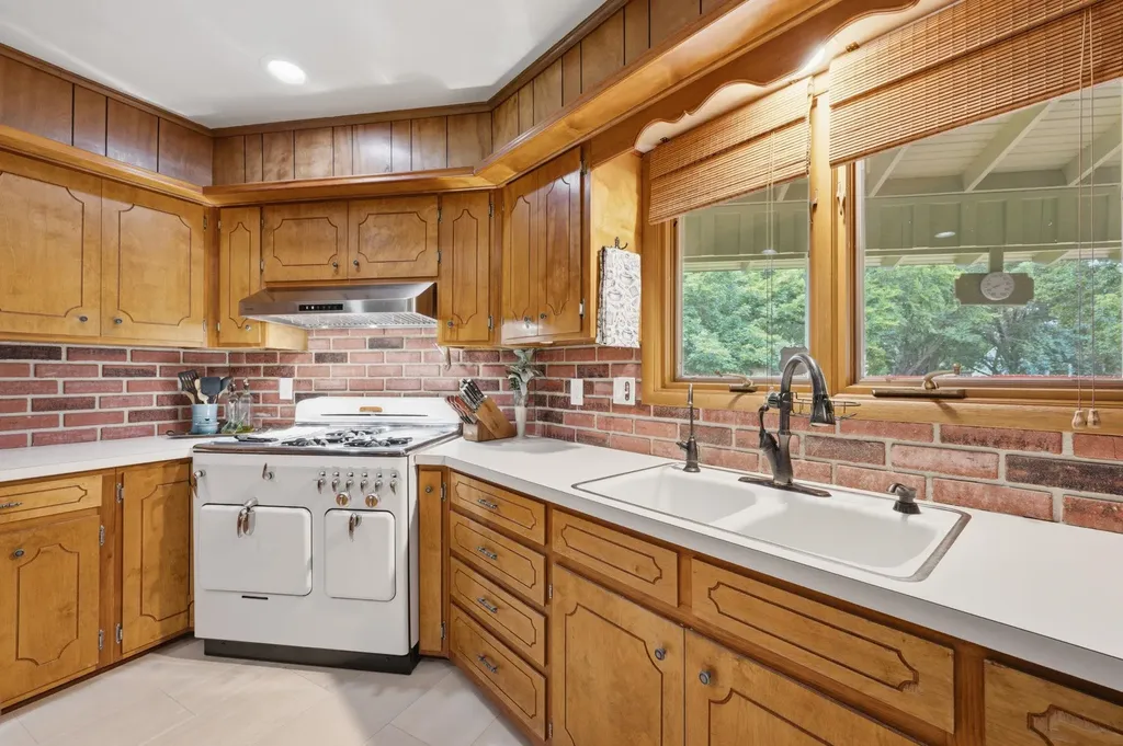 1808 N Heiserman Wichita KS 67203
