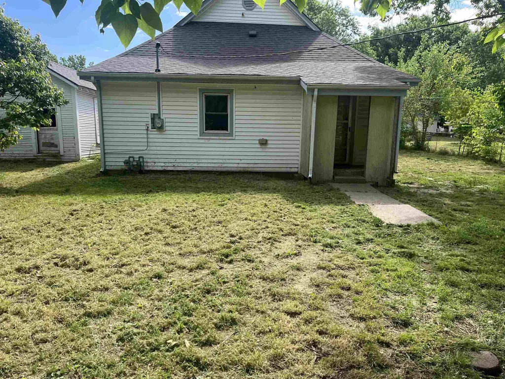 1509 N 2nd Arkansas City KS 67005