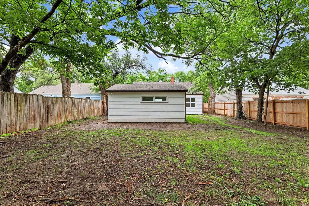 629 N Ridgewood Drive Wichita KS 67208