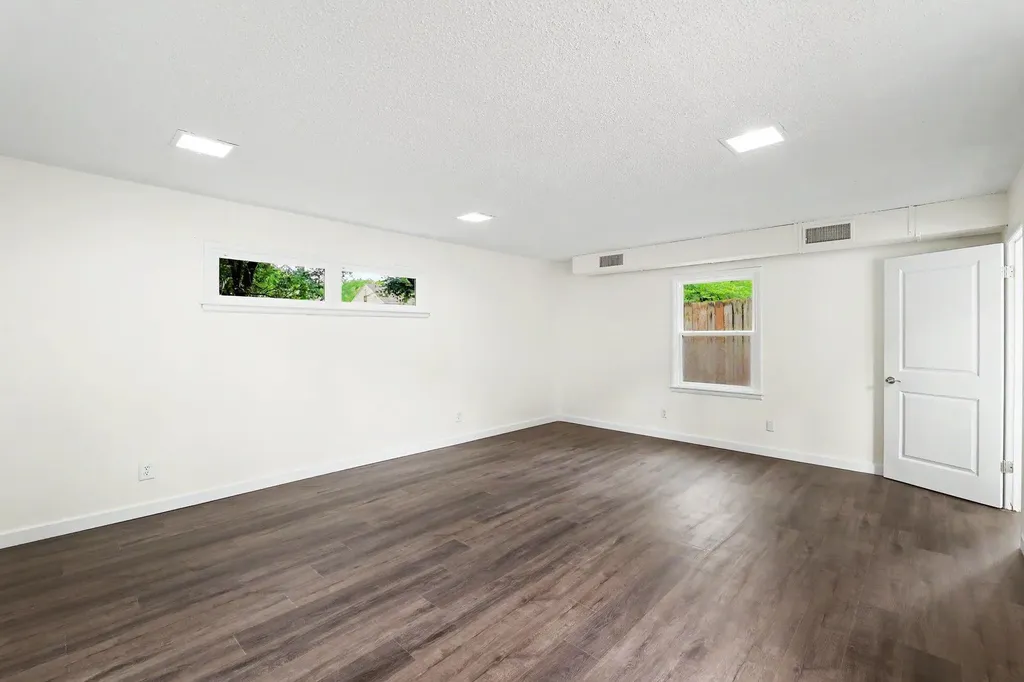 629 N Ridgewood Drive Wichita KS 67208