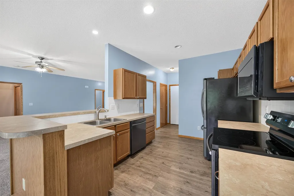 620 S Stoneridge Valley Center KS 67417
