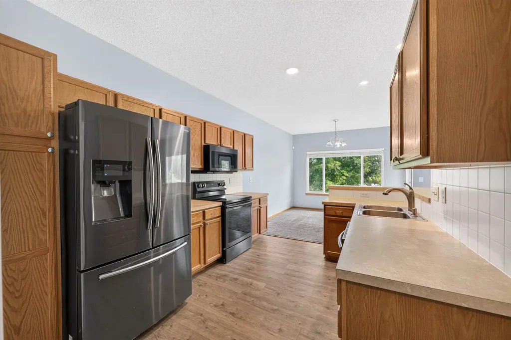 620 S Stoneridge Valley Center KS 67417