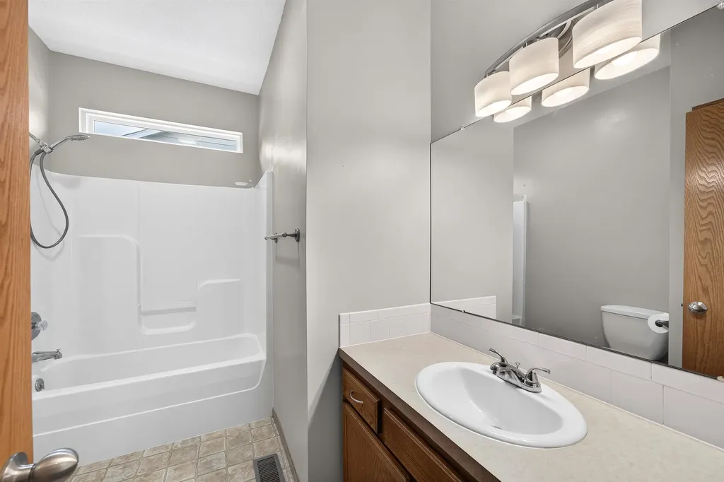 620 S Stoneridge Valley Center KS 67417