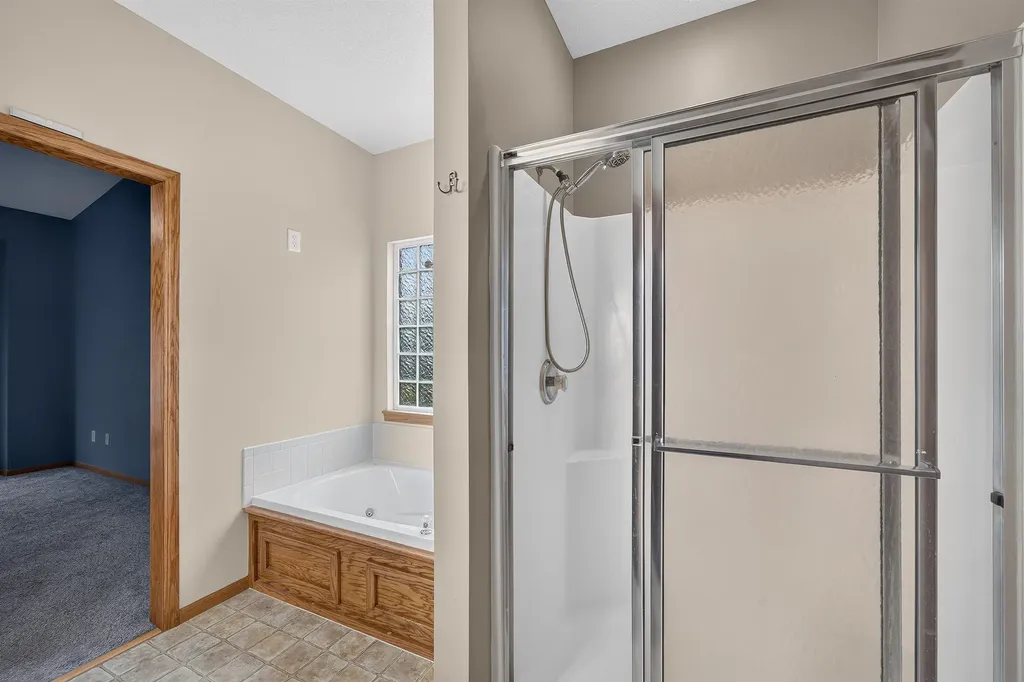 620 S Stoneridge Valley Center KS 67417