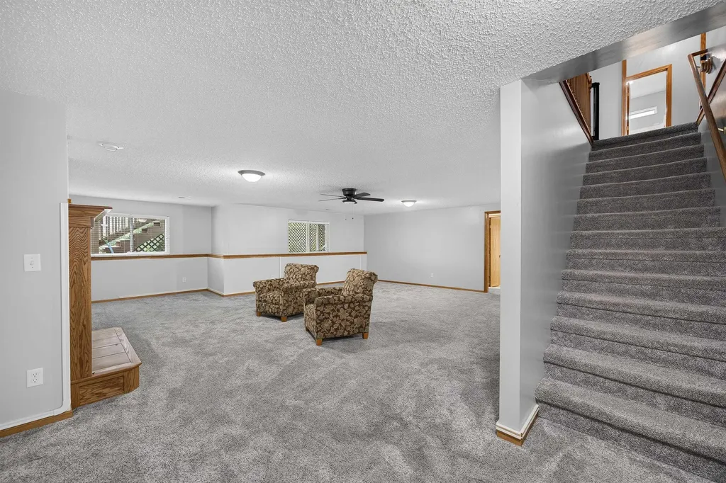 620 S Stoneridge Valley Center KS 67417