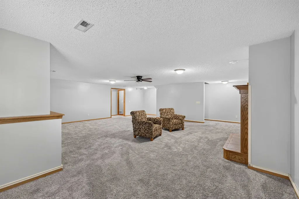 620 S Stoneridge Valley Center KS 67417