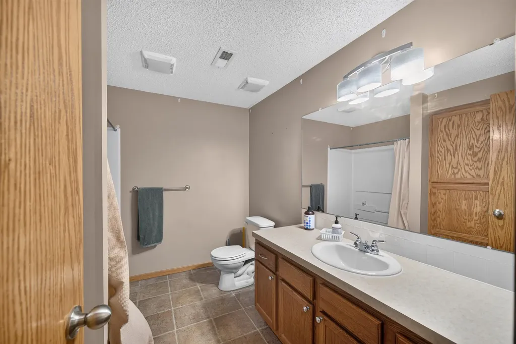 620 S Stoneridge Valley Center KS 67417