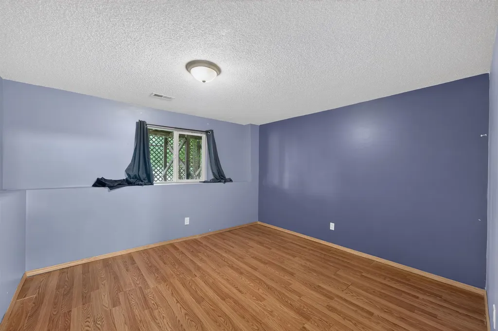 620 S Stoneridge Valley Center KS 67417