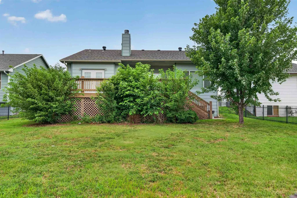 620 S Stoneridge Valley Center KS 67417