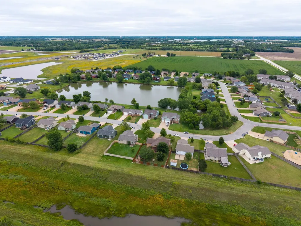 620 S Stoneridge Valley Center KS 67417