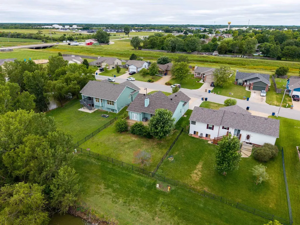 620 S Stoneridge Valley Center KS 67417