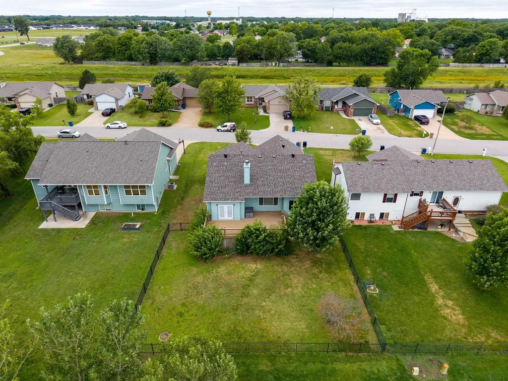 620 S Stoneridge Valley Center KS 67417