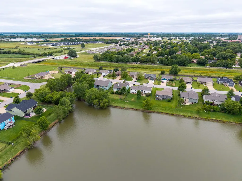 620 S Stoneridge Valley Center KS 67417