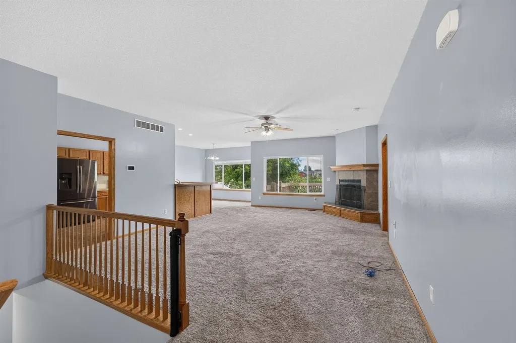 620 S Stoneridge Valley Center KS 67417
