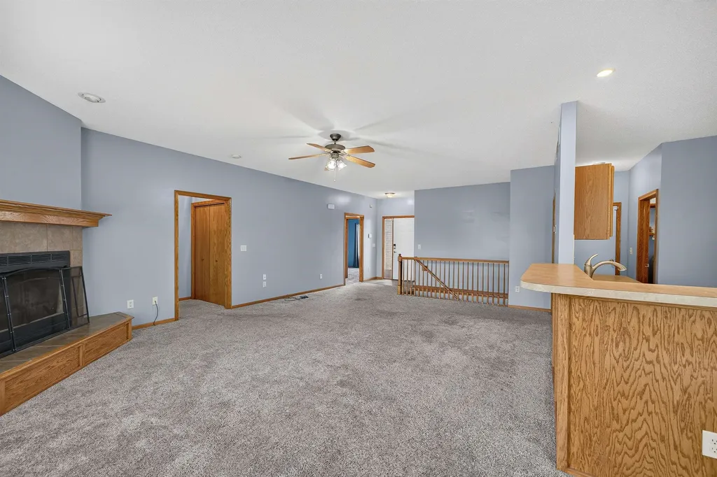 620 S Stoneridge Valley Center KS 67417