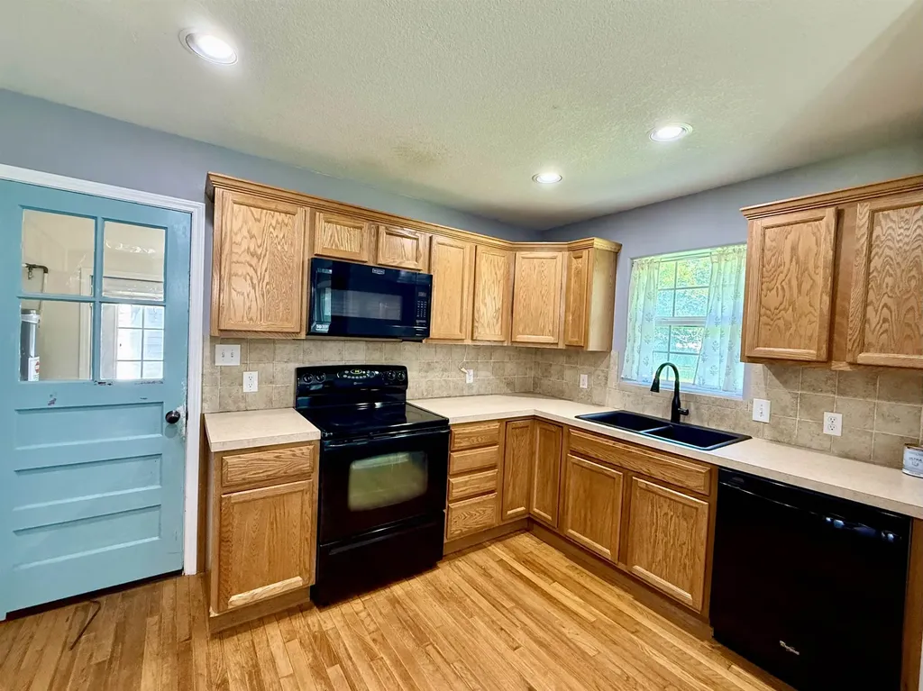 714 N Doris Street Wichita KS 67212