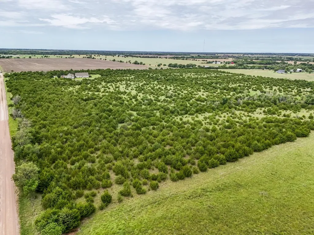 20+/- Acres At 12th & 51st Road Douglass KS 67039