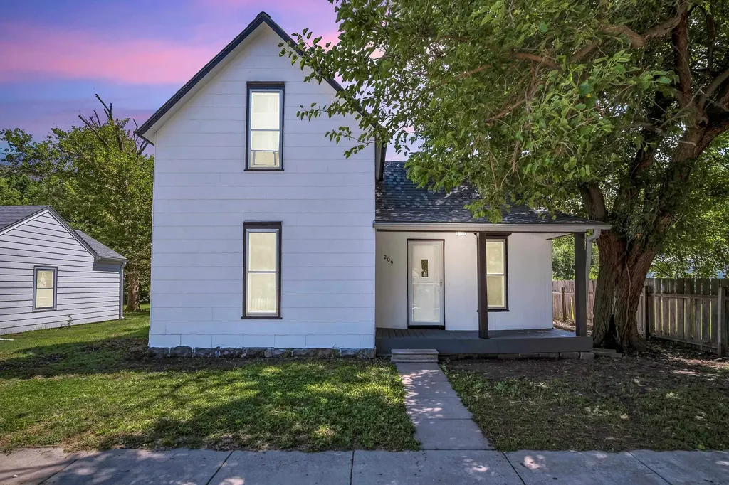 209 E Amos Hesston KS 67062