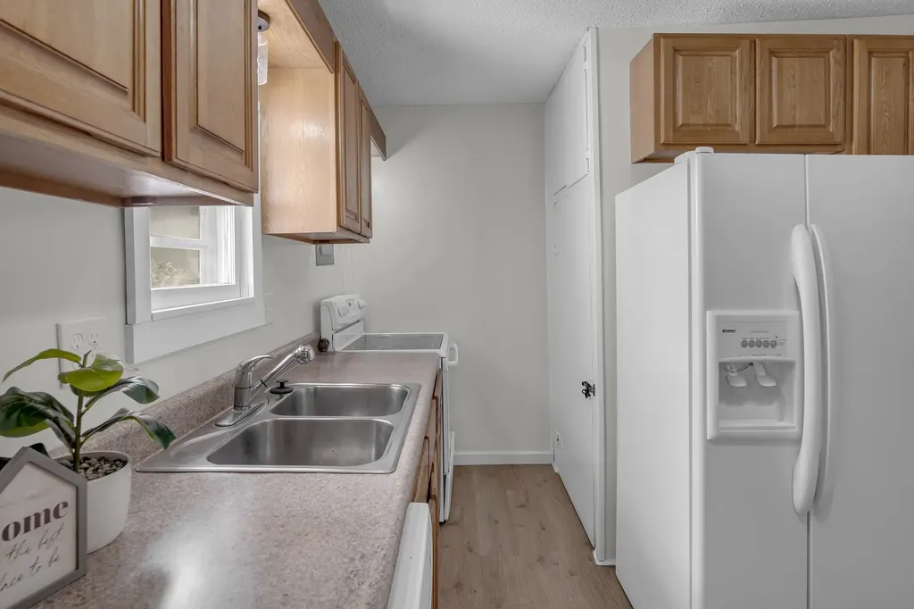 209 E Amos Hesston KS 67062