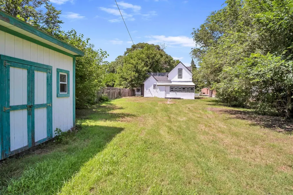 209 E Amos Hesston KS 67062