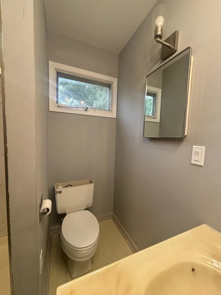 120 E 9th Halstead KS 67056