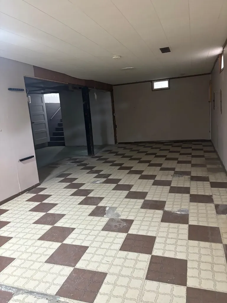 120 E 9th Halstead KS 67056
