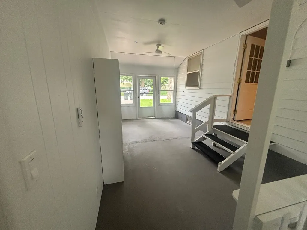 120 E 9th Halstead KS 67056