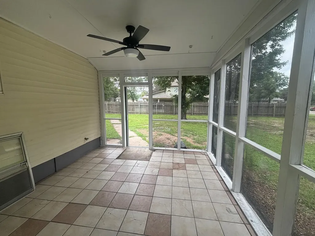 120 E 9th Halstead KS 67056