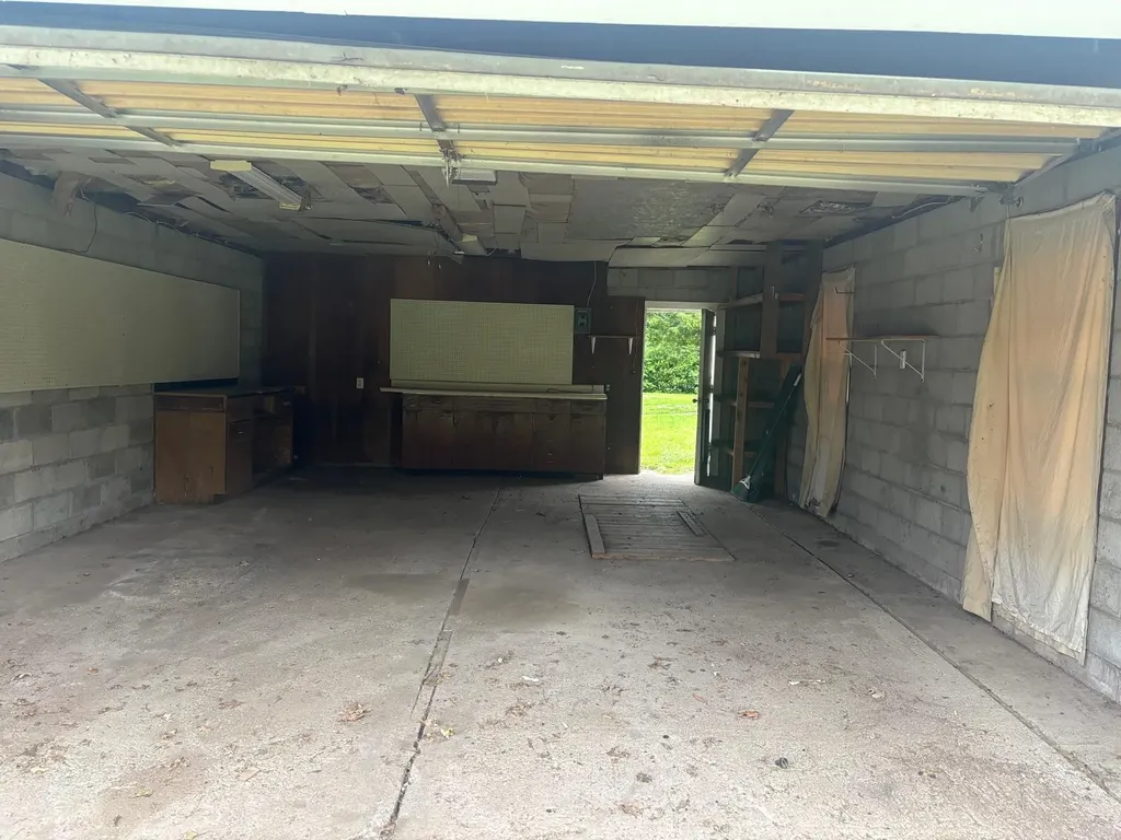 120 E 9th Halstead KS 67056