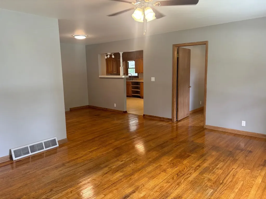 120 E 9th Halstead KS 67056