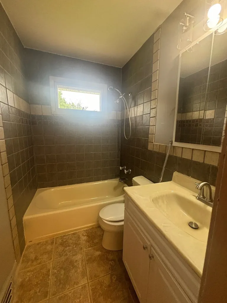 120 E 9th Halstead KS 67056