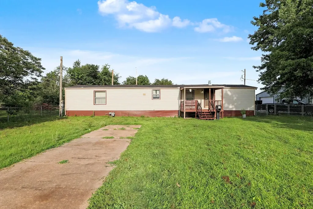 1635 S Vine Street Wichita KS 67213