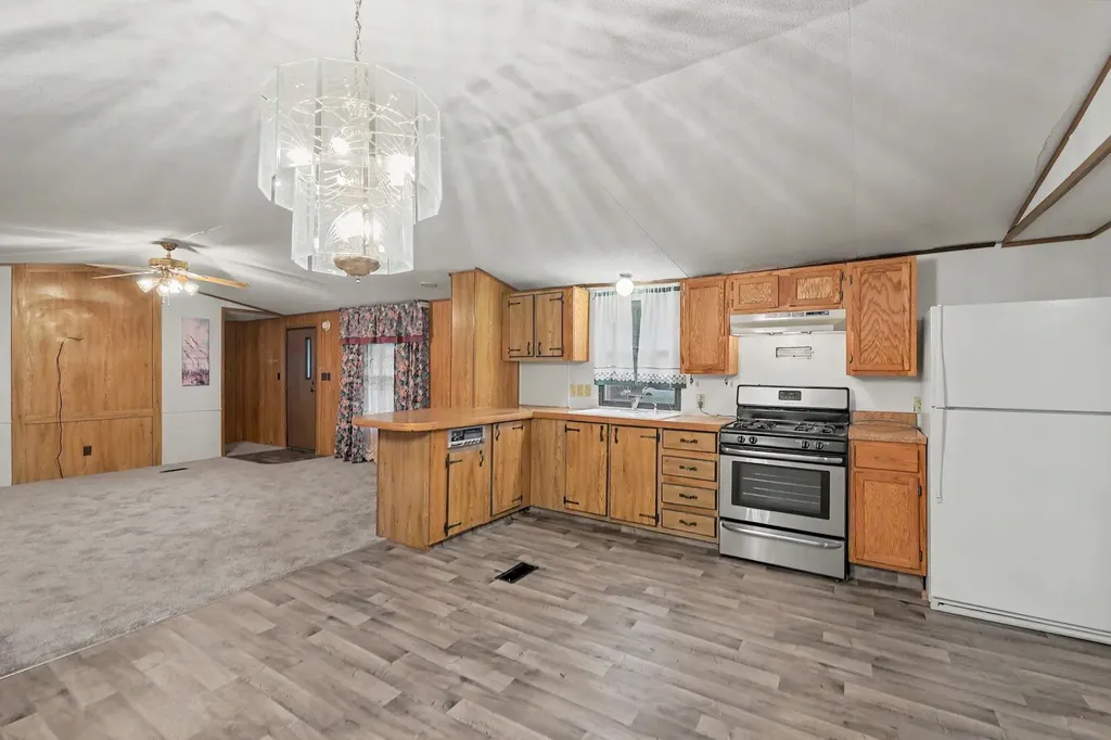 1635 S Vine Street Wichita KS 67213