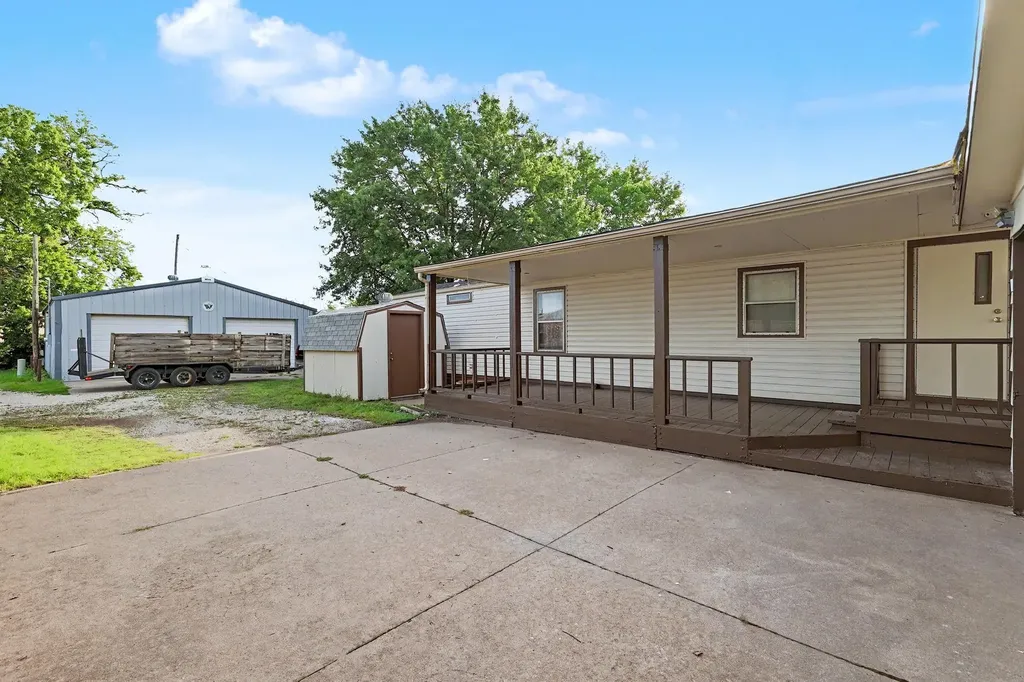 1635 S Vine Street Wichita KS 67213