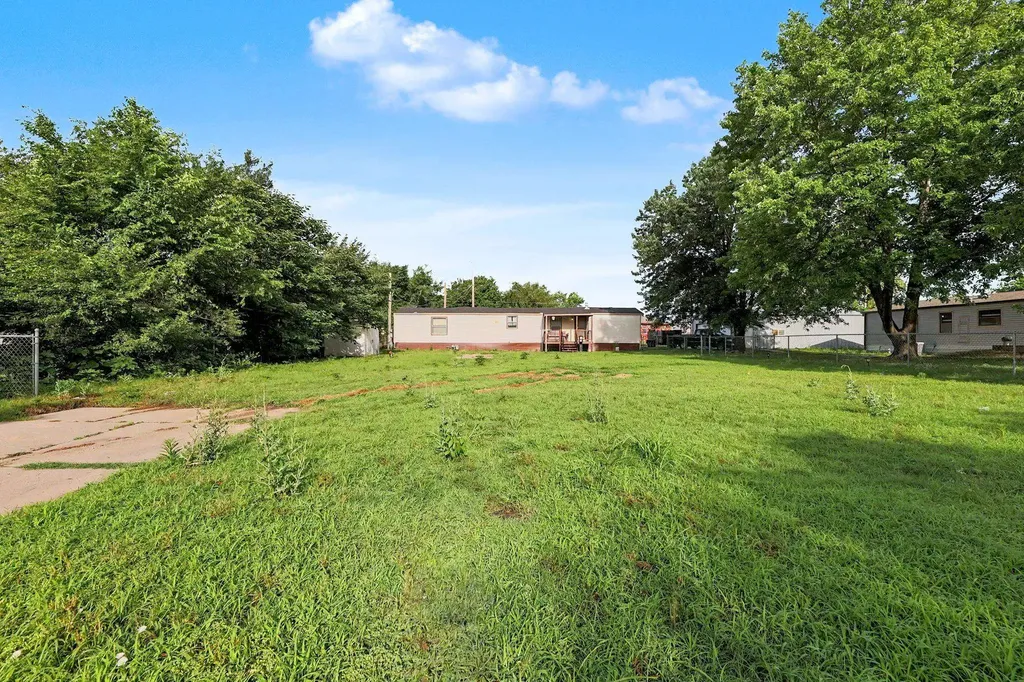 1635 S Vine Street Wichita KS 67213
