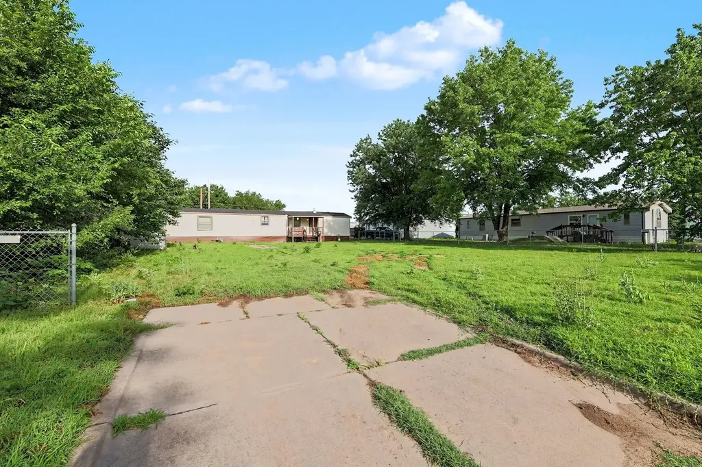 1635 S Vine Street Wichita KS 67213