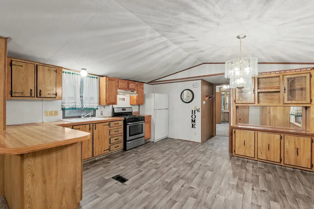 1635 S Vine Street Wichita KS 67213