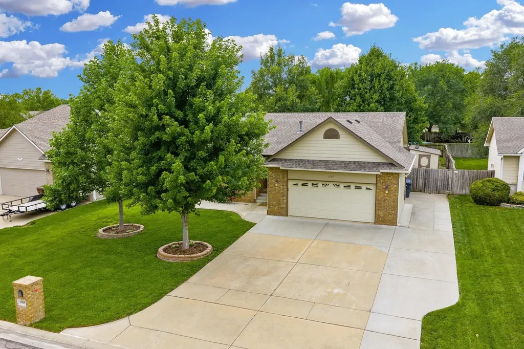 1009 S Sandalwood Street Wichita KS 67230