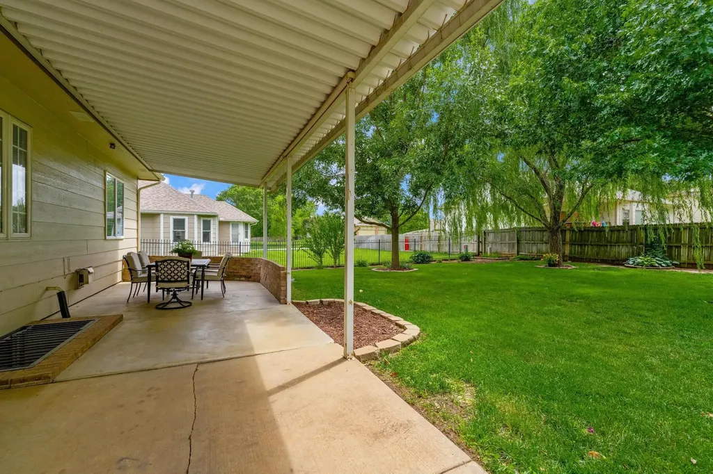 1009 S Sandalwood Street Wichita KS 67230