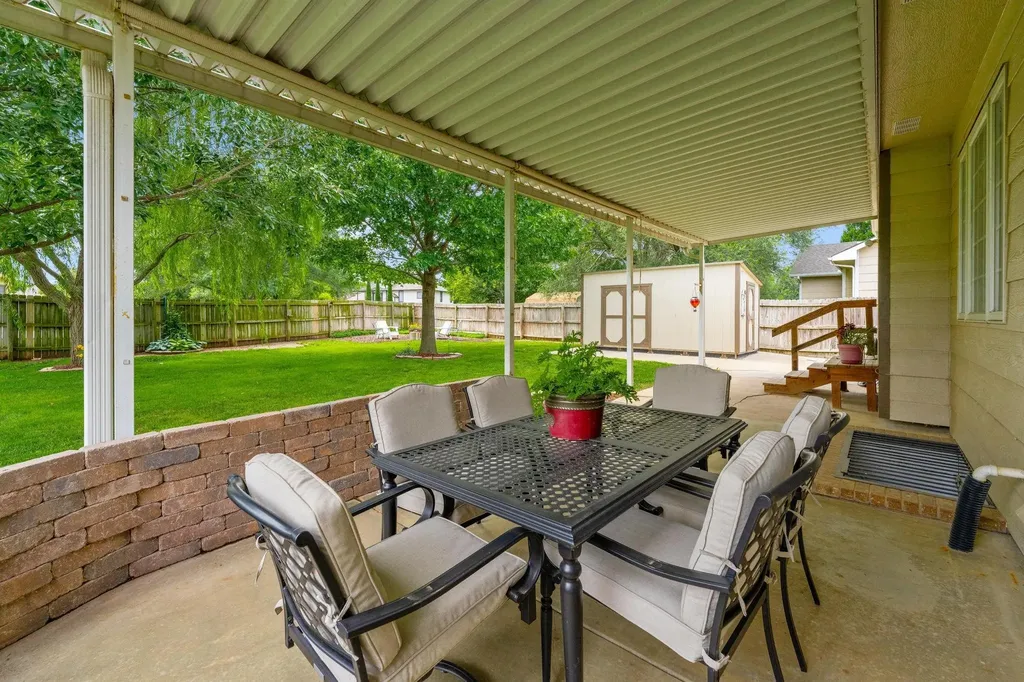 1009 S Sandalwood Street Wichita KS 67230