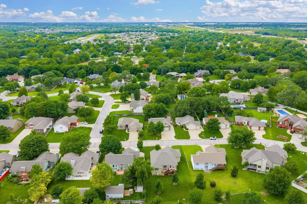 1009 S Sandalwood Street Wichita KS 67230