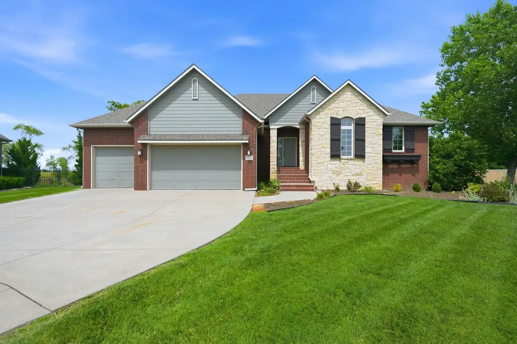 13716 E Mainsgate Street Wichita KS 67228
