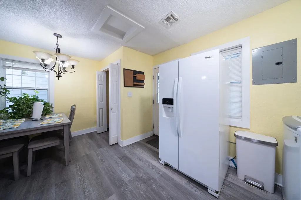 4592 S Brookhaven Wichita KS 67216