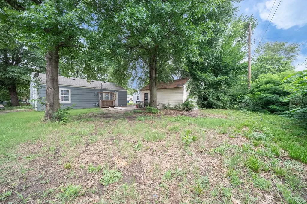 4592 S Brookhaven Wichita KS 67216