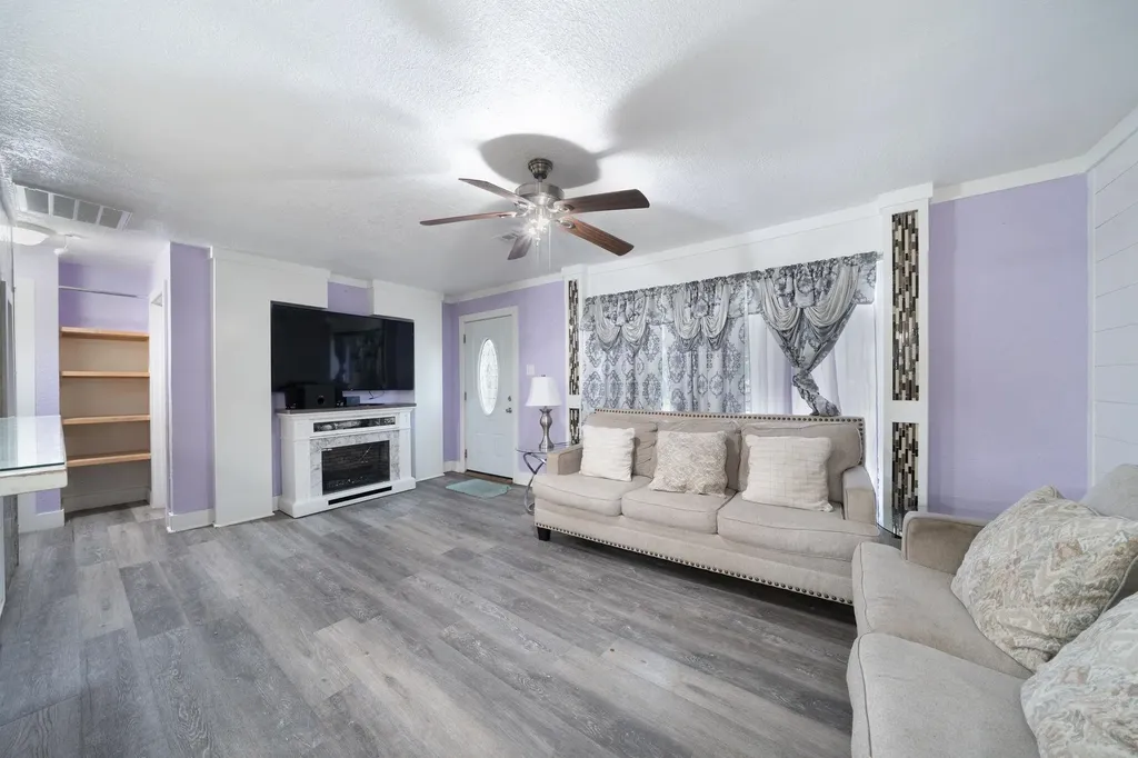 4592 S Brookhaven Wichita KS 67216