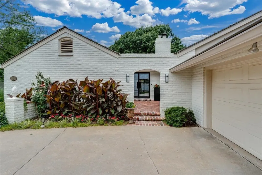 1440 N Gatewood Street Wichita KS 67206