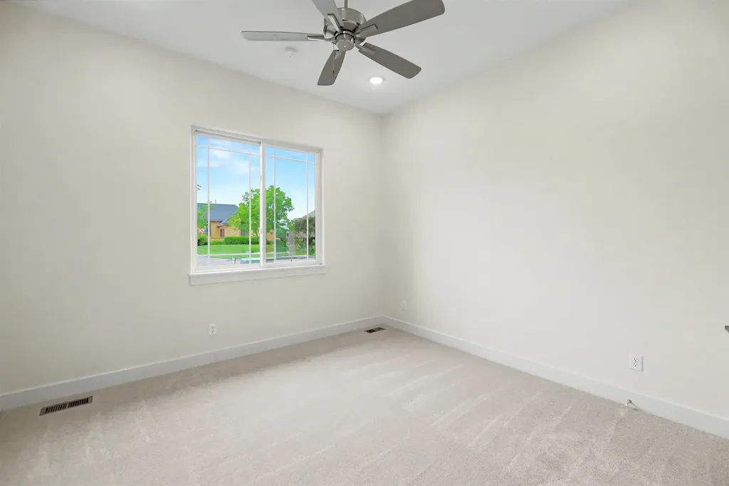 1834 W Harborlight Wichita KS 67204