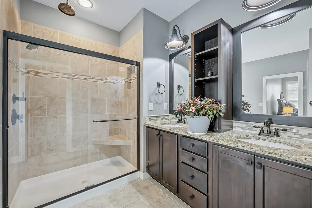 2511 N Ridgehurst Wichita KS 67228